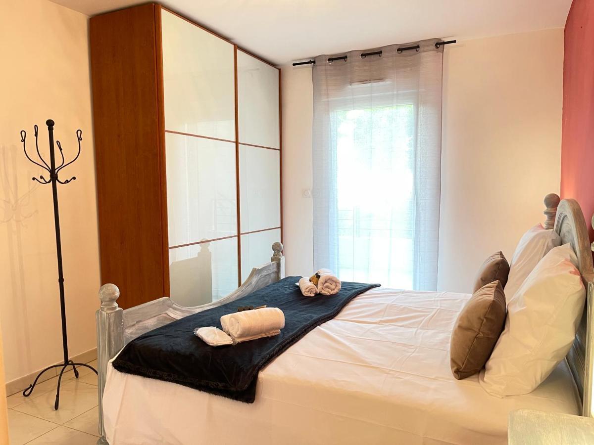 Tres Bel Appartement -Residence Avec Piscine Sur Le Toit Et Vue Panoramique Saint-Raphael  Ngoại thất bức ảnh