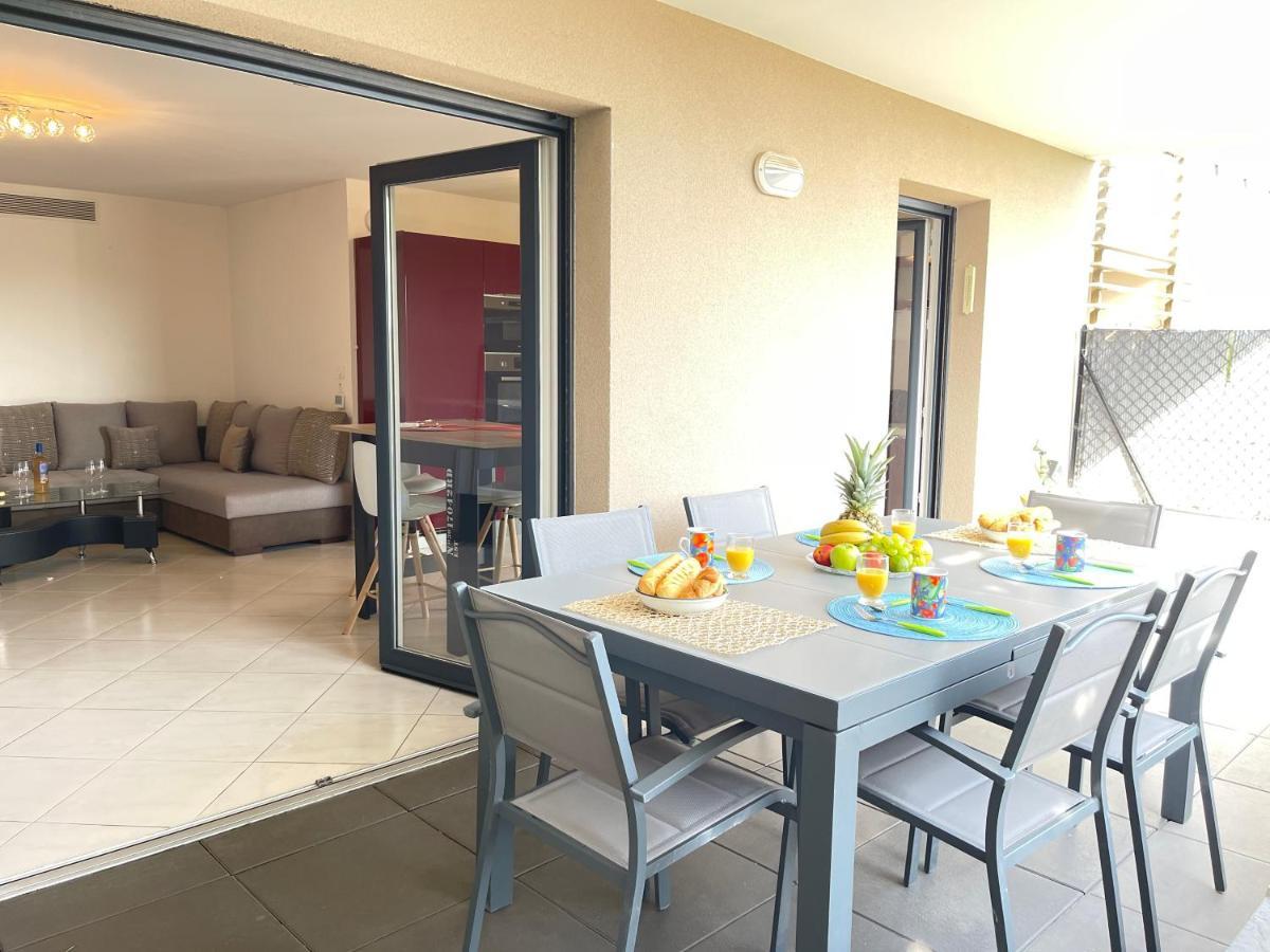 Tres Bel Appartement -Residence Avec Piscine Sur Le Toit Et Vue Panoramique Saint-Raphael  Ngoại thất bức ảnh